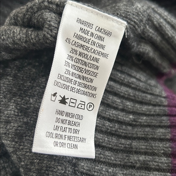 Classic Felted Heather Gray Sweater with Cable Detail - M - Picture 7 of 8